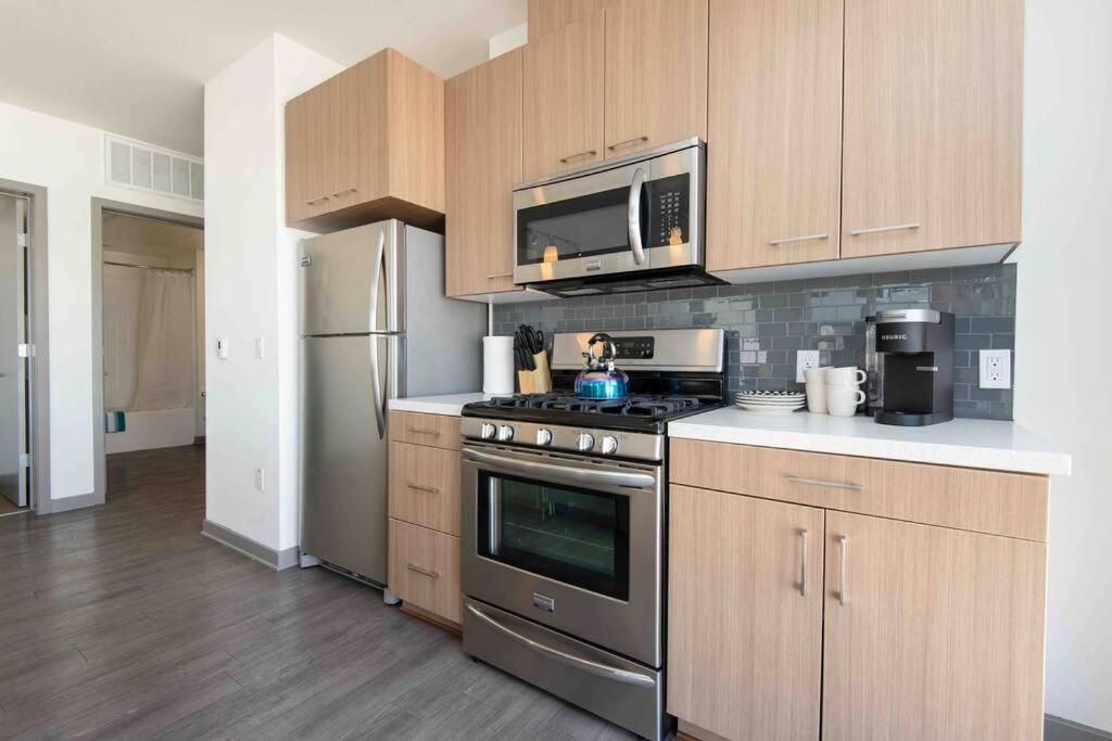 Centrally Located Apartments With Free Parking Γκλέντεϊλ Εξωτερικό φωτογραφία