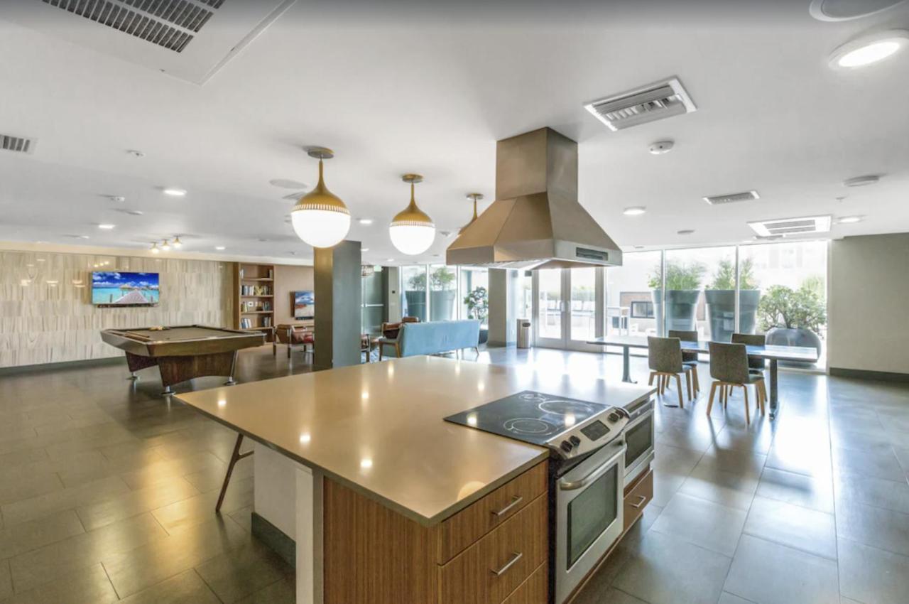 Centrally Located Apartments With Free Parking Γκλέντεϊλ Εξωτερικό φωτογραφία